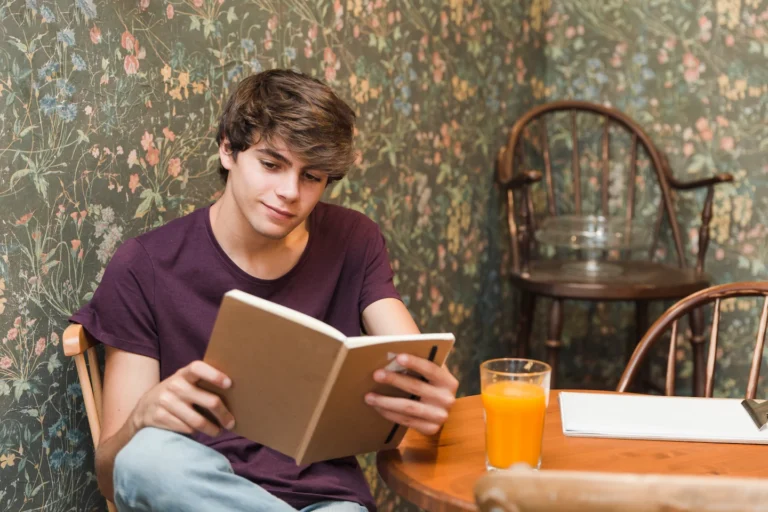 Quel livre ado choisir pour lui donner envie de lire ?